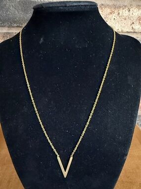 18KTGP Initial V Necklace